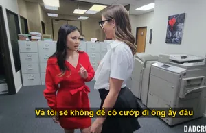 Người yêu của anh trai làm người mẫu đồ lót nhờ em Ông chồng chụp ảnh dùm và cái kết