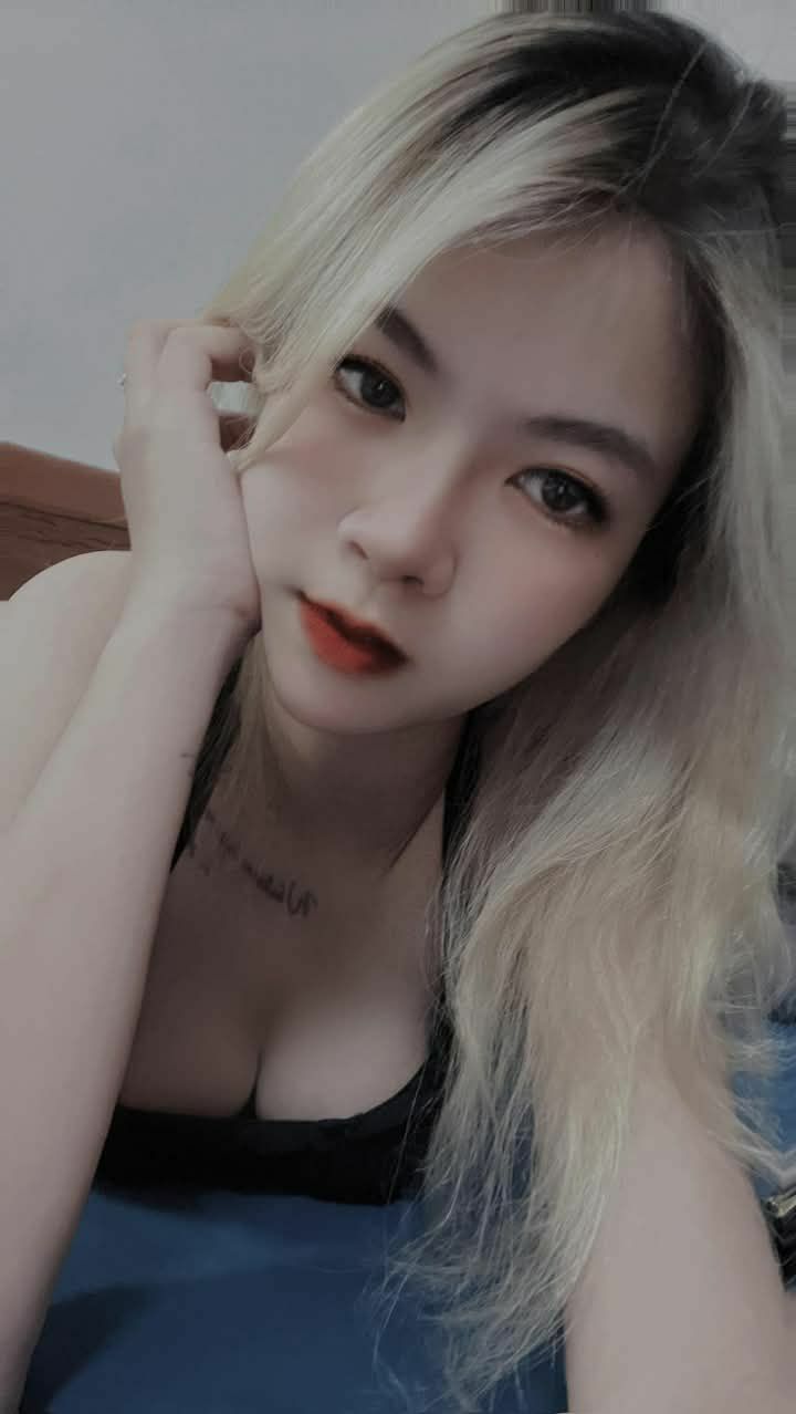 Chị hàng xóm xa chồng giúp cặc tôi bớt nứng